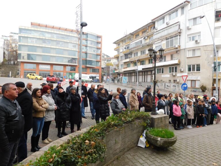 Фотоизложба „Николай Колев Gold“ откри великотърновски ерудит
