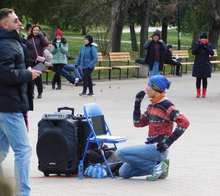 Стотици великотърновци се хванаха на Голямото празнично хоро