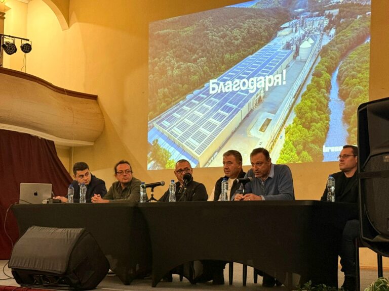 Кроношпан обеща горещ телефон за сигнали, нови измервателни станции и публичен екран с данни в реално време