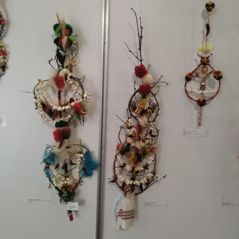 Определиха кои са най-хубавите сурвакници в конкурса-изложба „От Коледа до Васильовден“