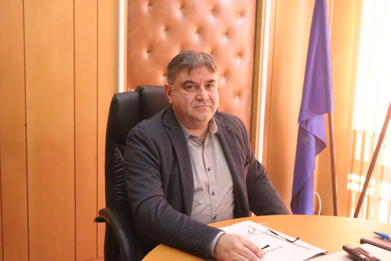 Горещи новини | Българи мамят китайци с чипове  менте за стотици хиляди левове