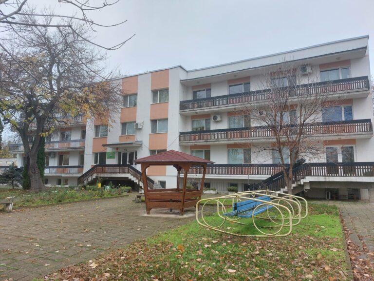 Общество | Слагат фотоволтаици на сградите  на социалните услуги в Павликени