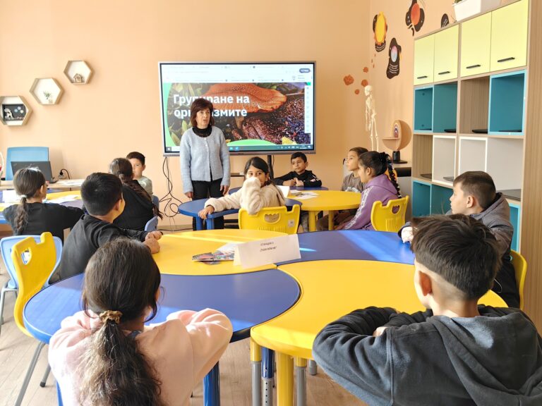 В училището в Майско откриха 3 STEM кабинета