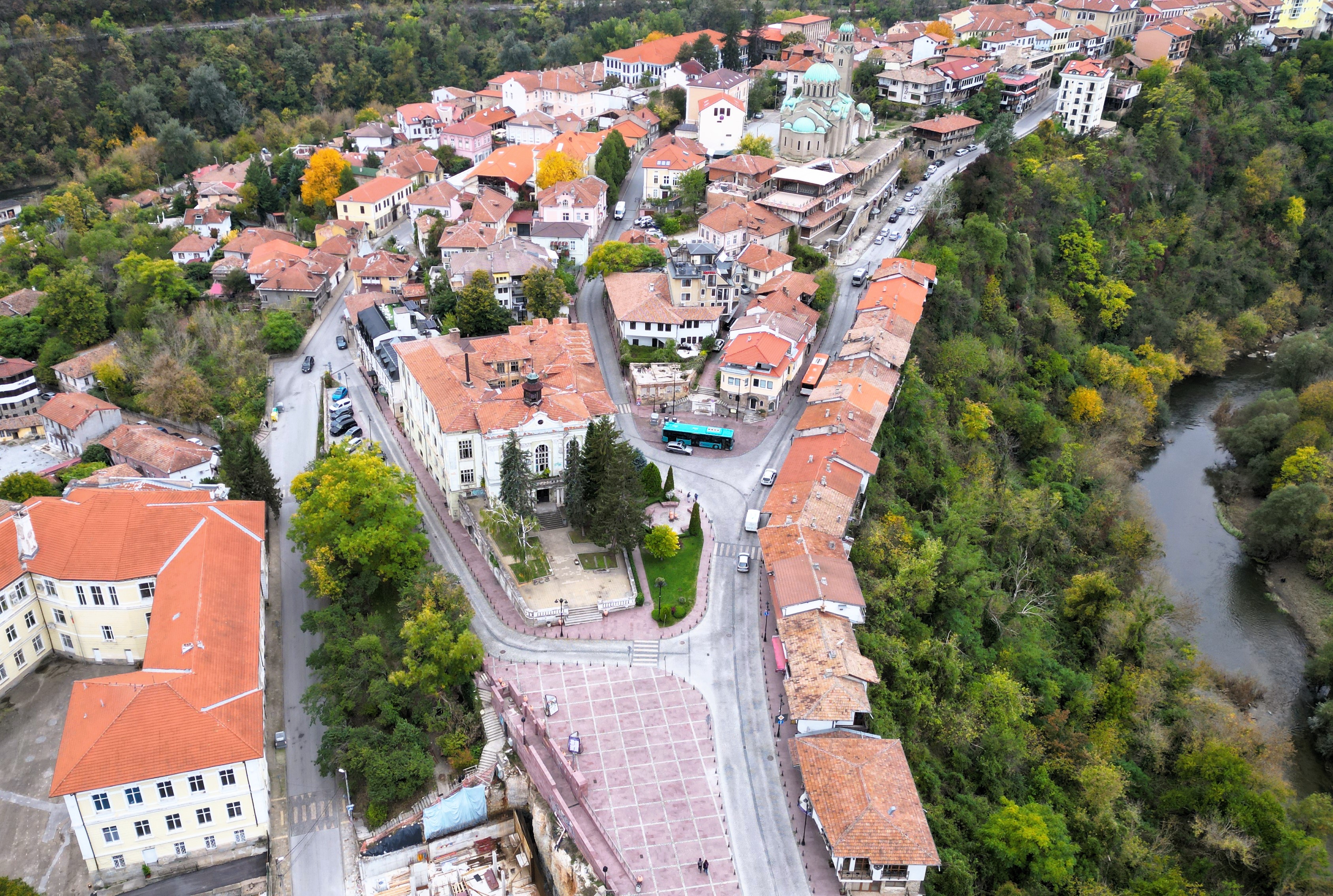 Най-четени | Кукерският спектакъл във Велико Търново налага временна организация на движението днес и утре